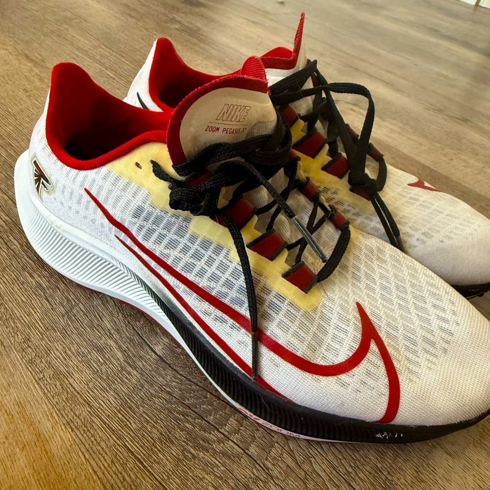Atlanta falcons Nike sneakers men’s 7.5